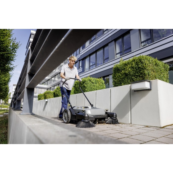 Подметальная машина Karcher KM 70/20 C 2SB (1.517-131.0)