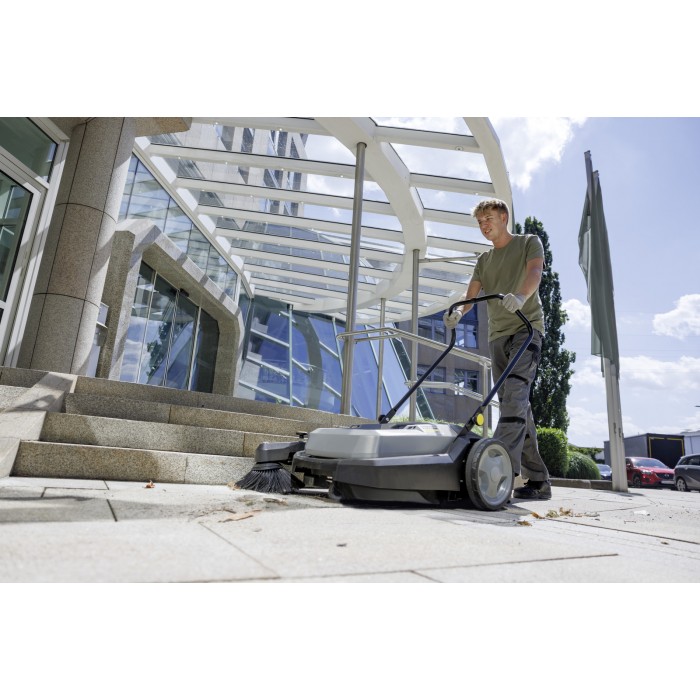 Подметальная машина Karcher KM 70/20 C (1.517-130.0)