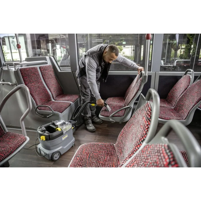 Моющий пылесос Karcher Puzzi 8/1 (1.100-240.0)