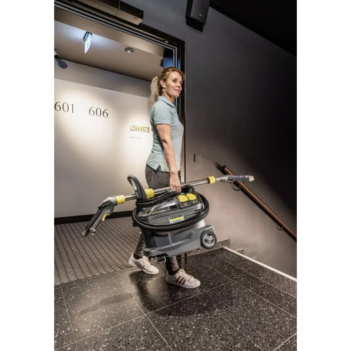 Моющий пылесос Karcher Puzzi 8/1 Adv (1.100-241.0)