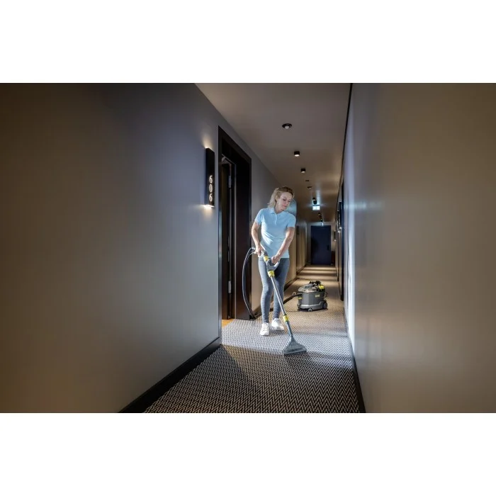 Моющий пылесос Karcher Puzzi 8/1 Adv (1.100-241.0)